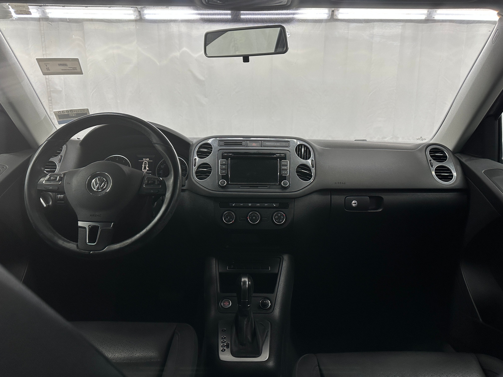 Thumbnail: 2014 Volkswagen Tiguan - 3