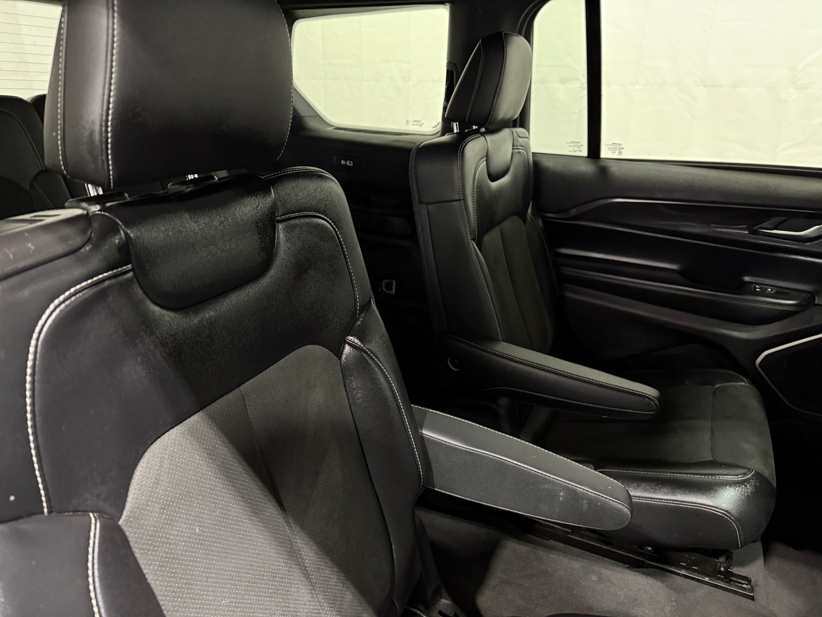 Thumbnail: 2022 Jeep Grand Cherokee L - 5