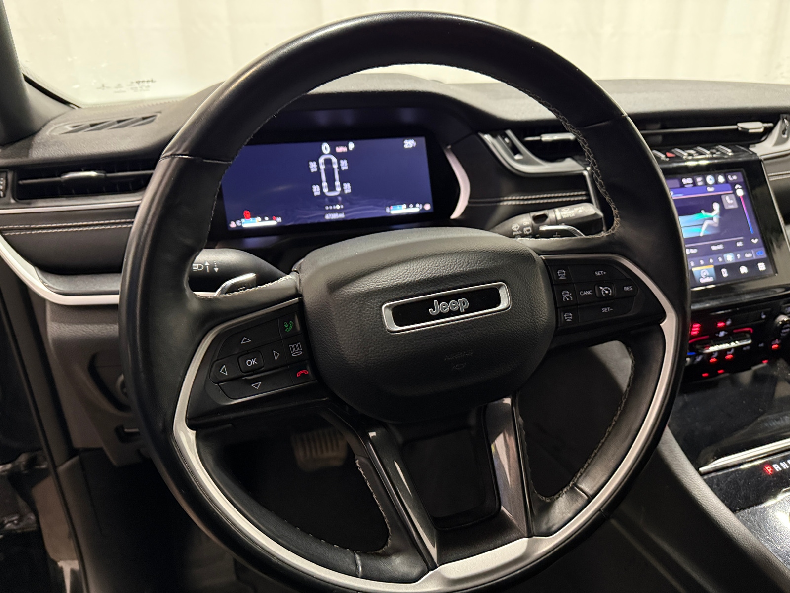 Thumbnail: 2022 Jeep Grand Cherokee L - 4