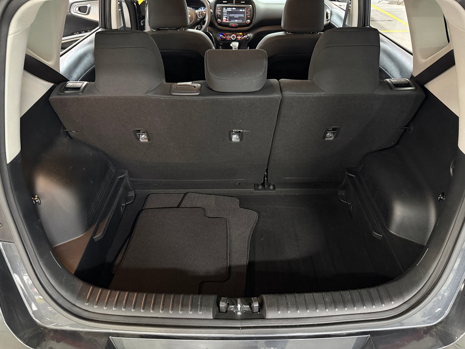 Thumbnail: 2022 Kia Soul - 7