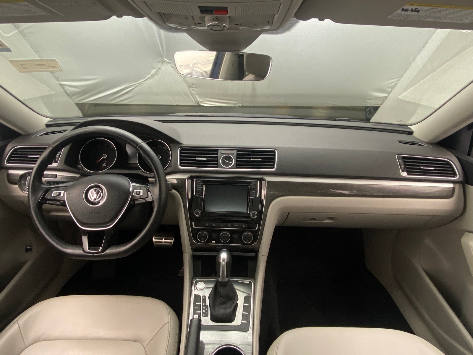 Thumbnail: 2017 Volkswagen Passat - 2