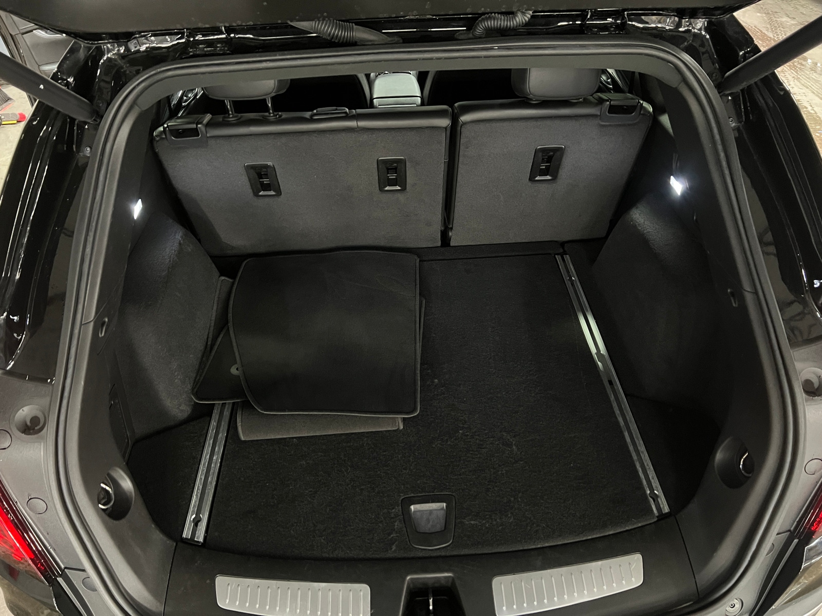 Thumbnail: 2025 Cadillac XT5 - 6