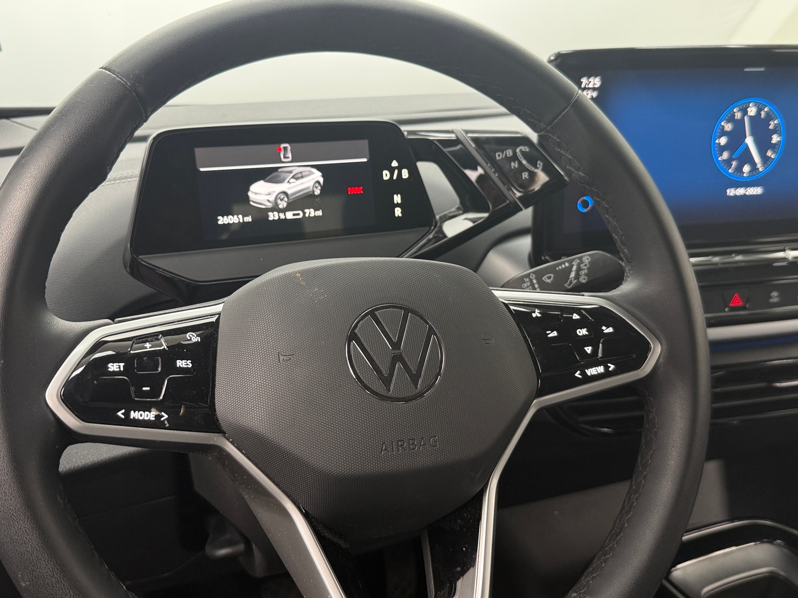 Thumbnail: 2023 Volkswagen ID.4 - 5