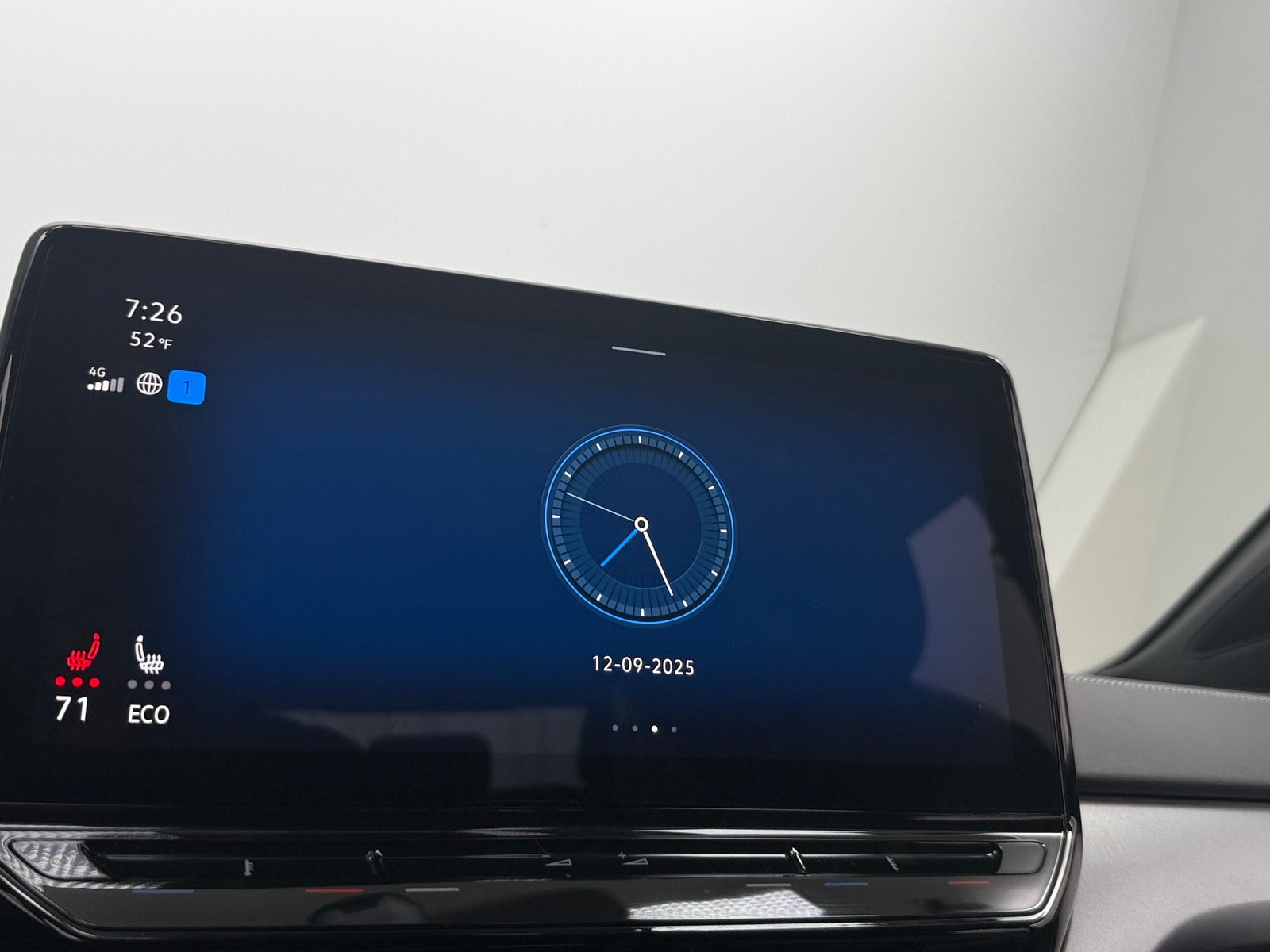 Thumbnail: 2023 Volkswagen ID.4 - 4