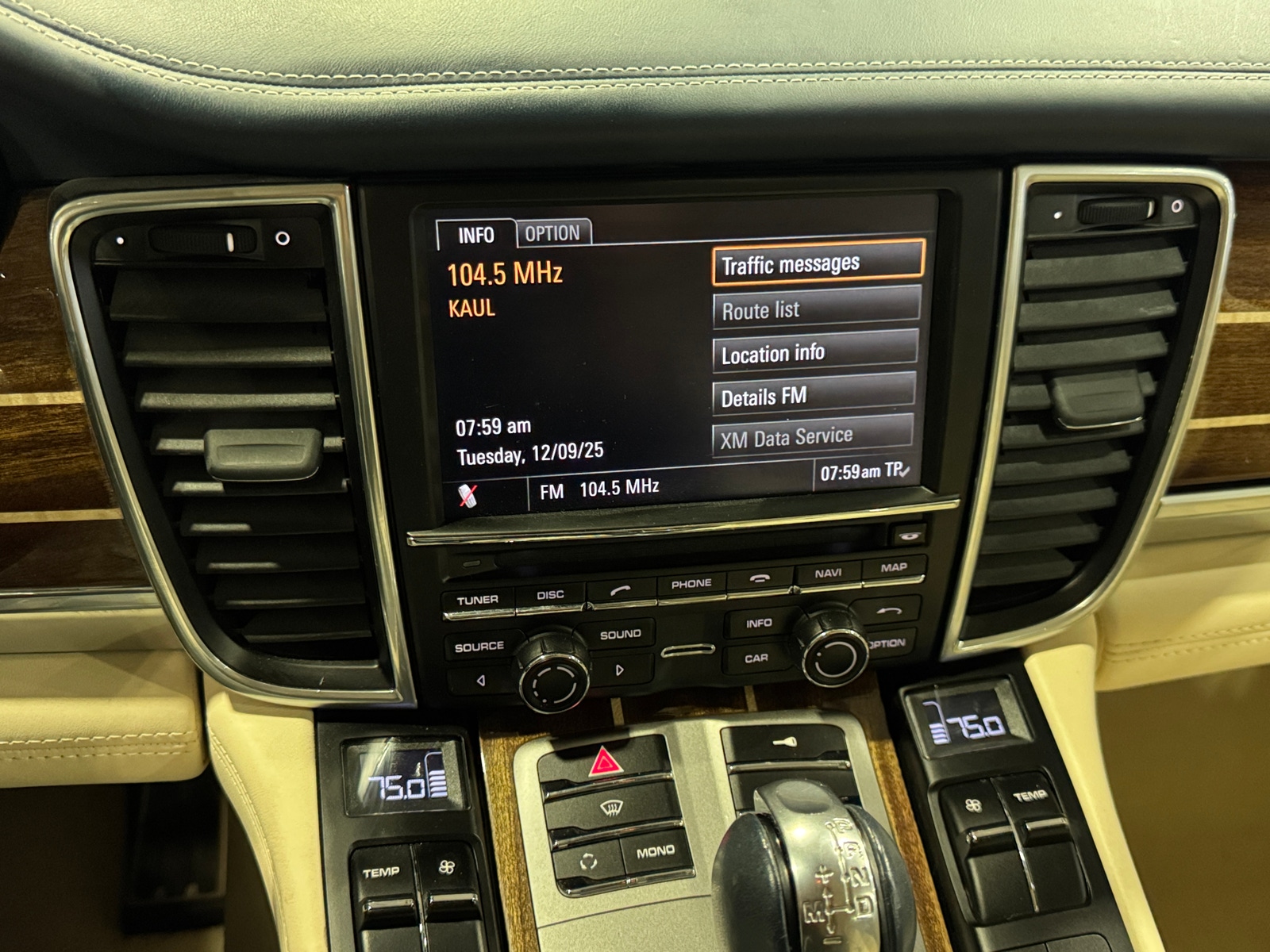 Thumbnail: 2011 Porsche Panamera - 3