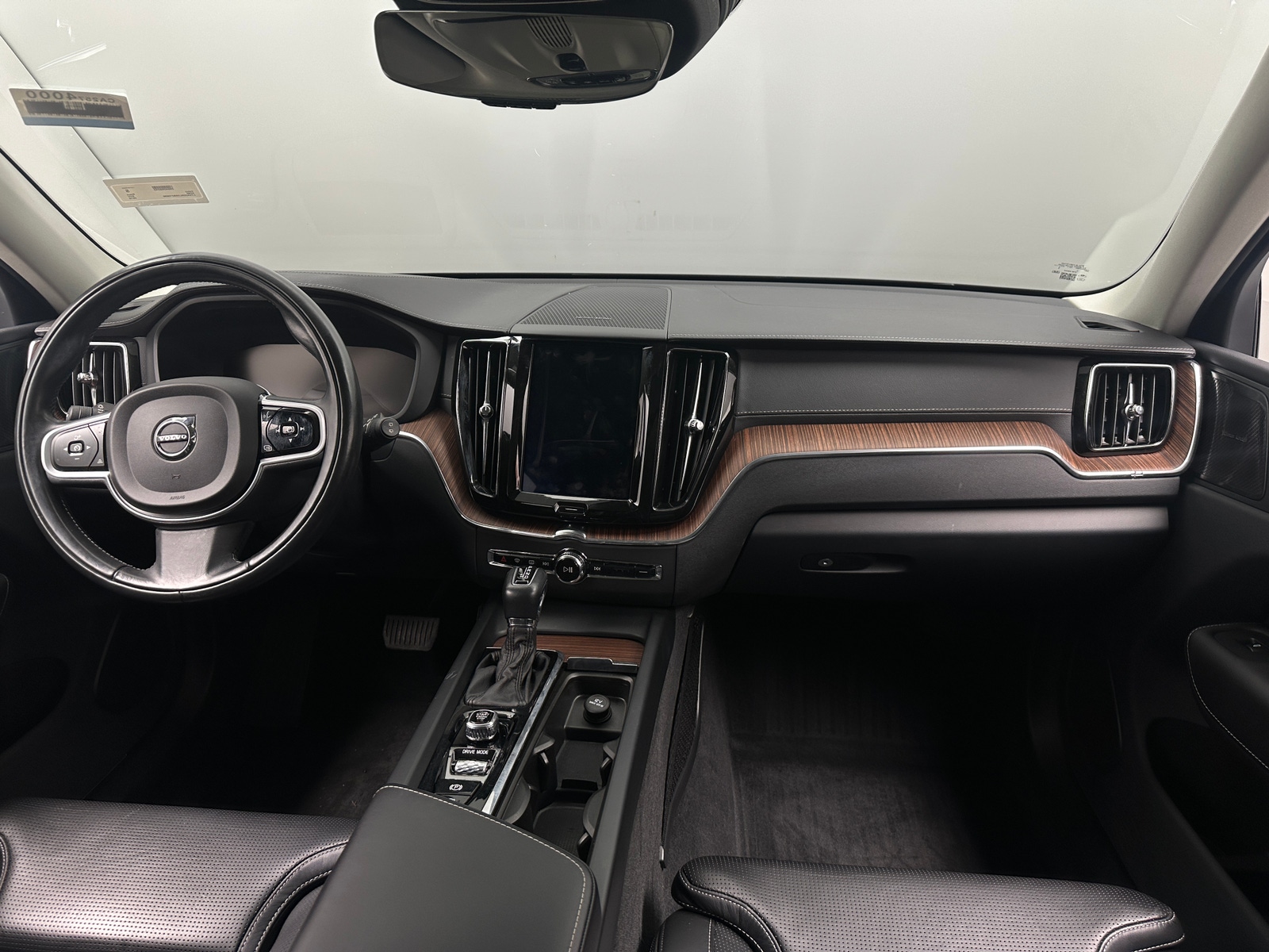 Thumbnail: 2019 Volvo XC60 - 2