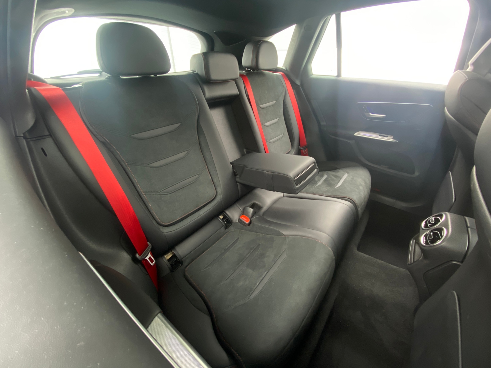 Thumbnail: 2025 Mercedes-Benz GLC - 5