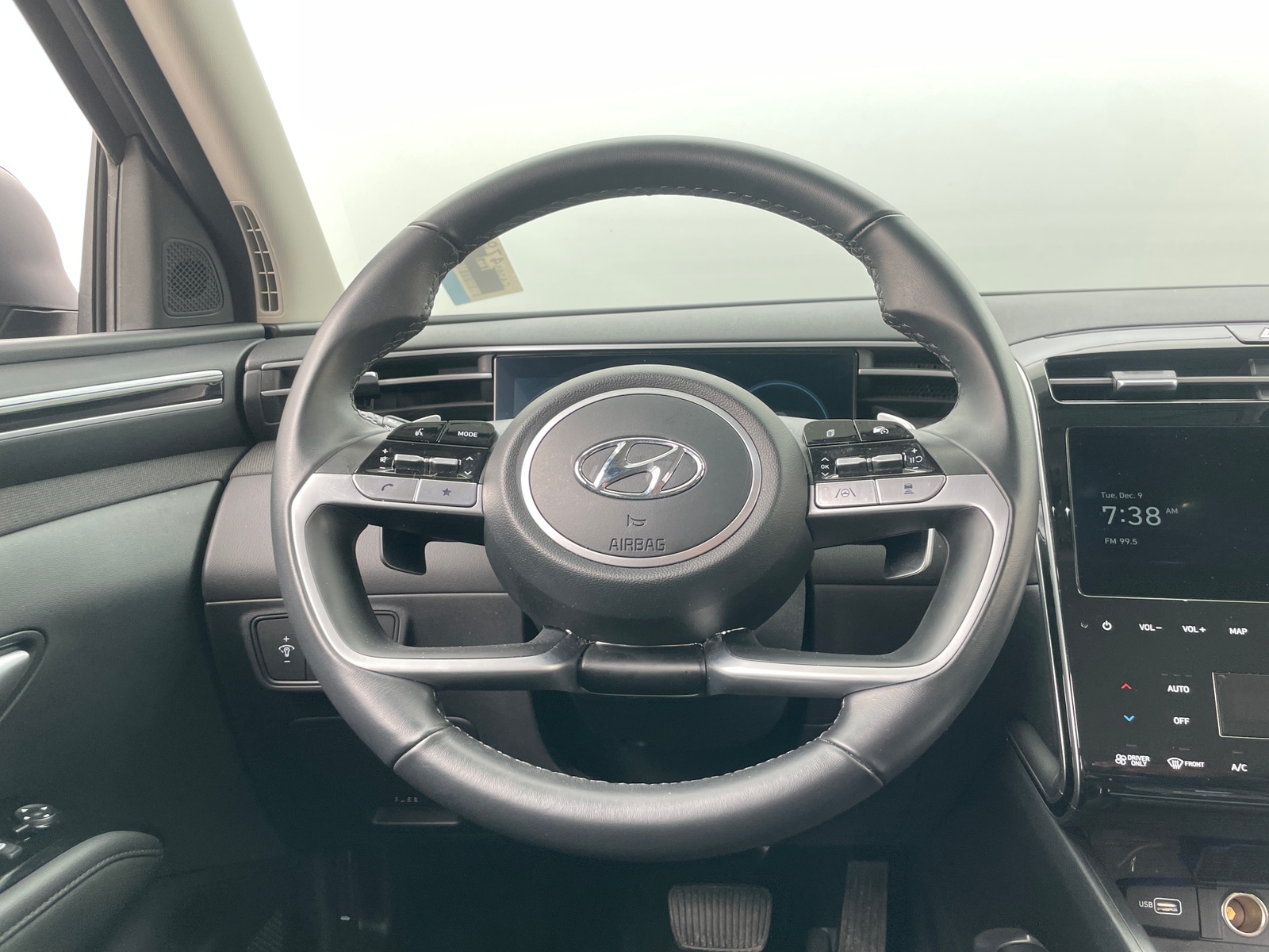 Thumbnail: 2023 Hyundai Tucson - 4