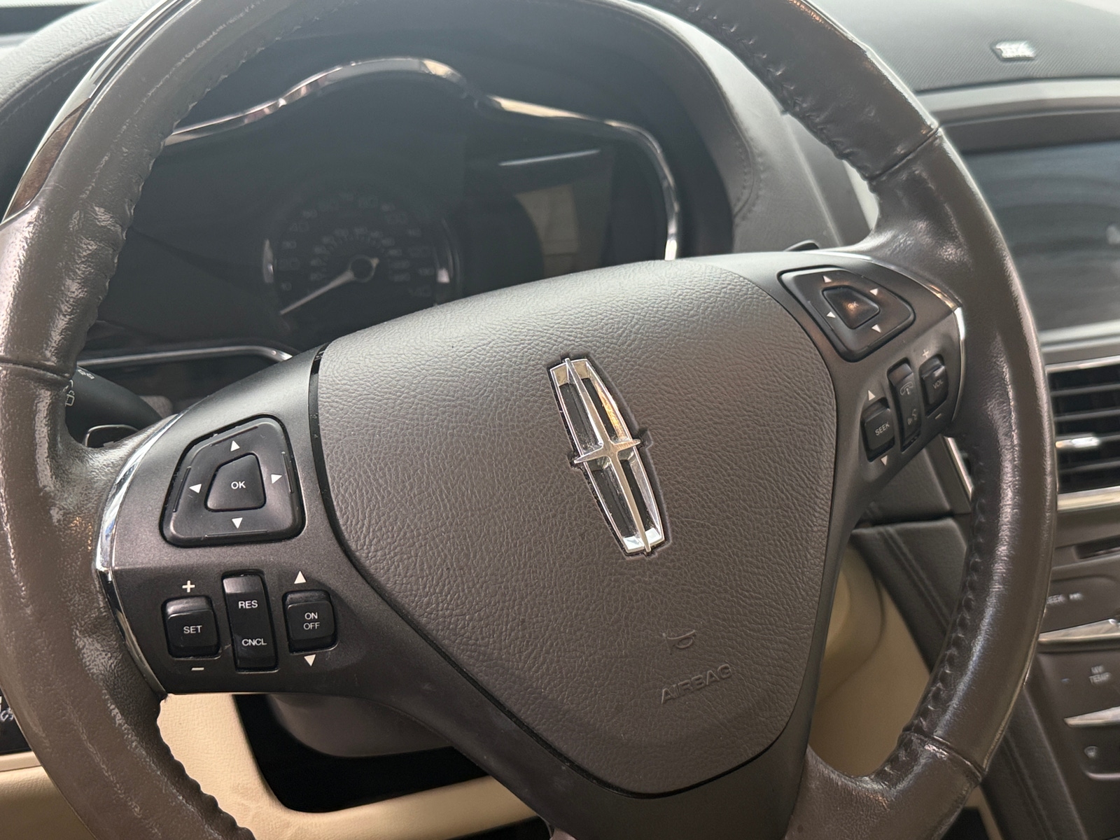 Thumbnail: 2017 Lincoln MKT - 4