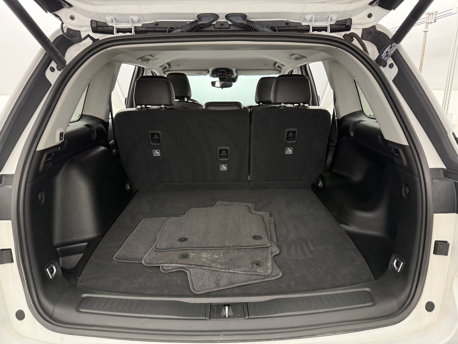 Thumbnail: 2023 Jeep Grand Cherokee - 6