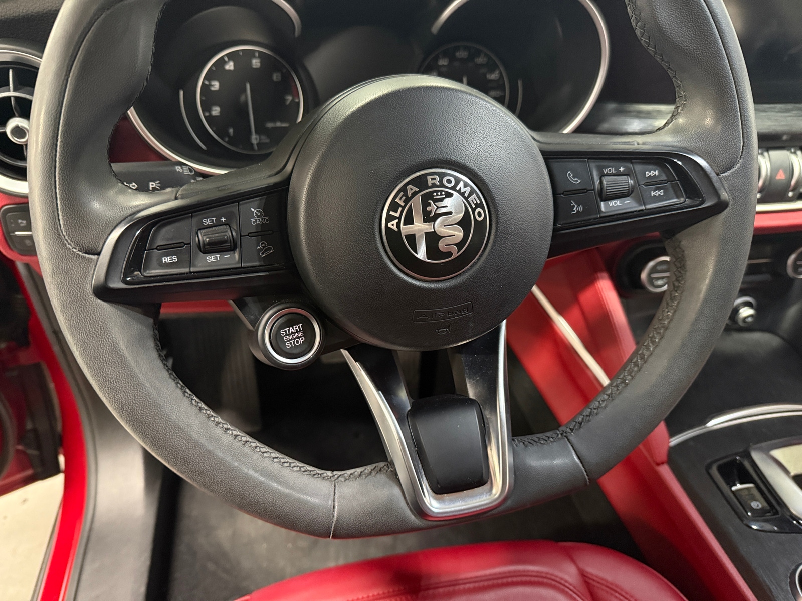 Thumbnail: 2020 Alfa Romeo Stelvio - 4