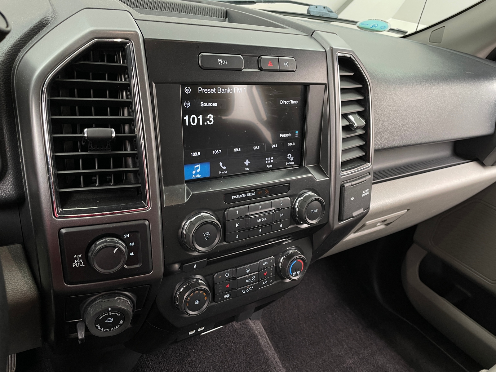 Thumbnail: 2017 Ford Econoline - 4