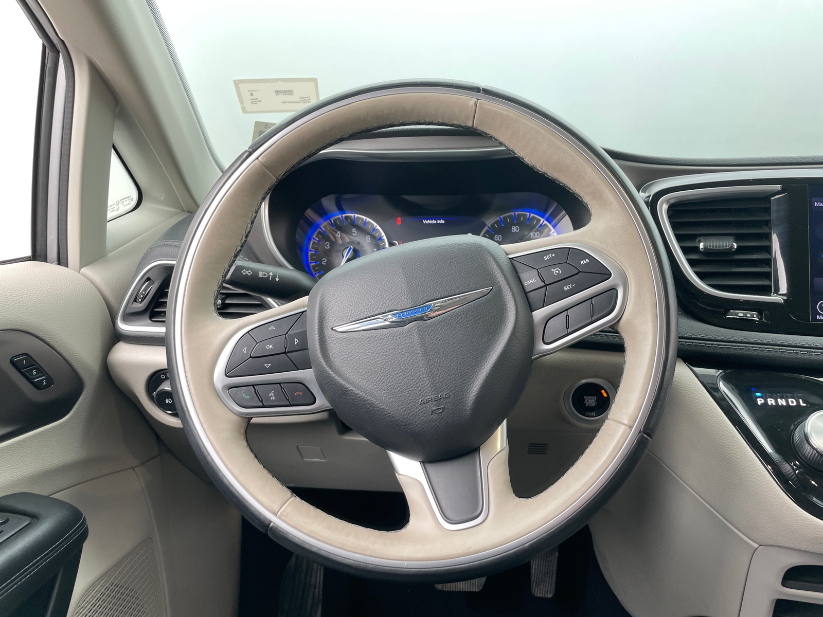 Thumbnail: 2018 Chrysler Pacifica - 4