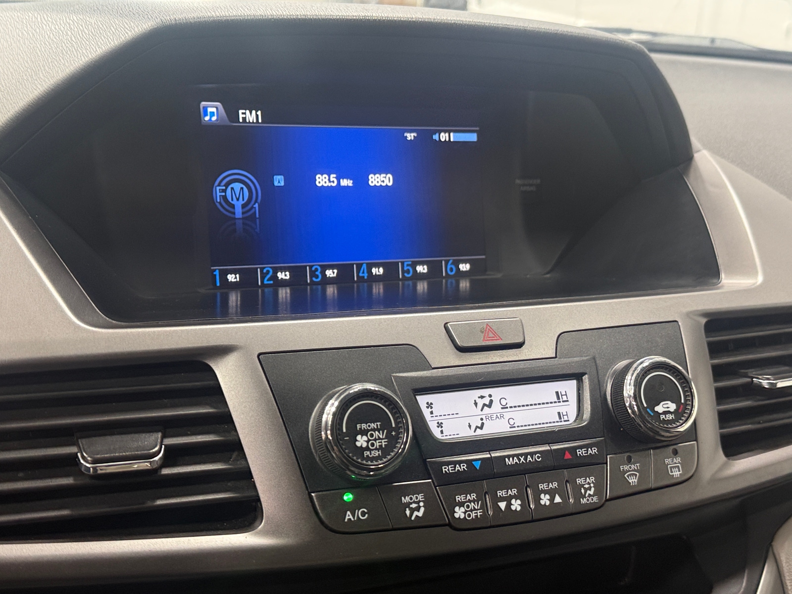 Thumbnail: 2015 Honda Odyssey - 4