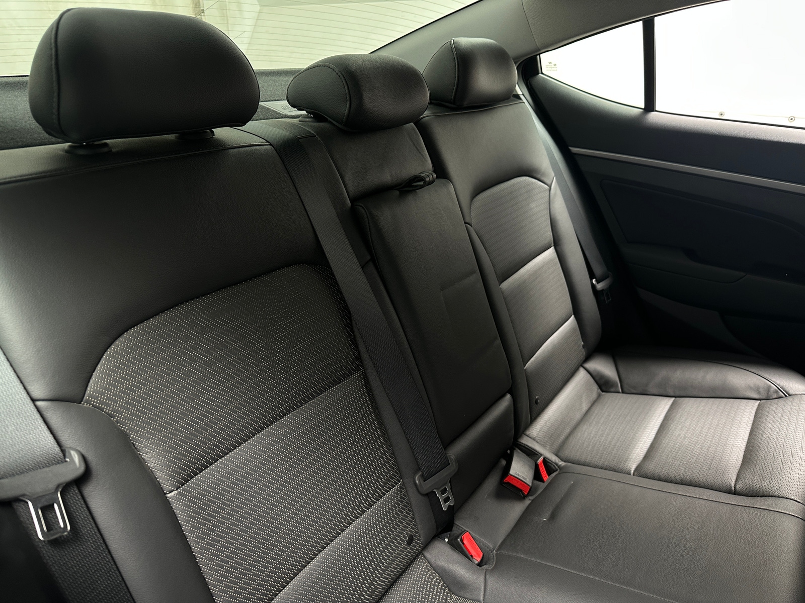 Thumbnail: 2017 Hyundai Elantra - 5