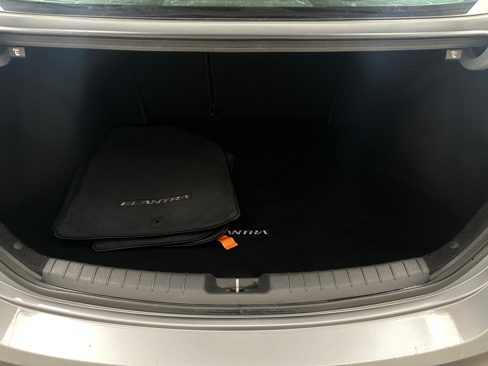 Thumbnail: 2017 Hyundai Elantra - 6