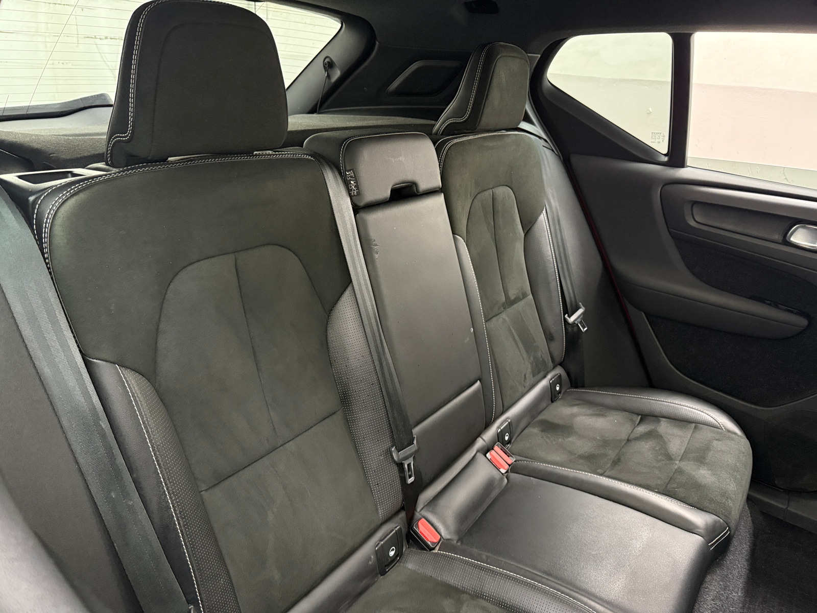 Thumbnail: 2021 Volvo XC40 - 5