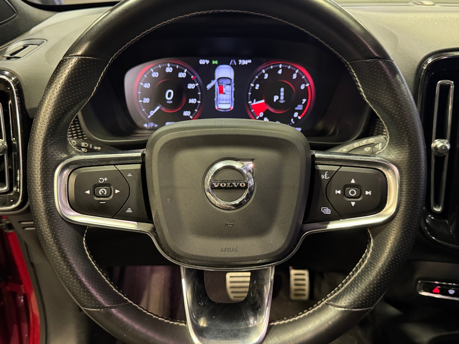 Thumbnail: 2021 Volvo XC40 - 4