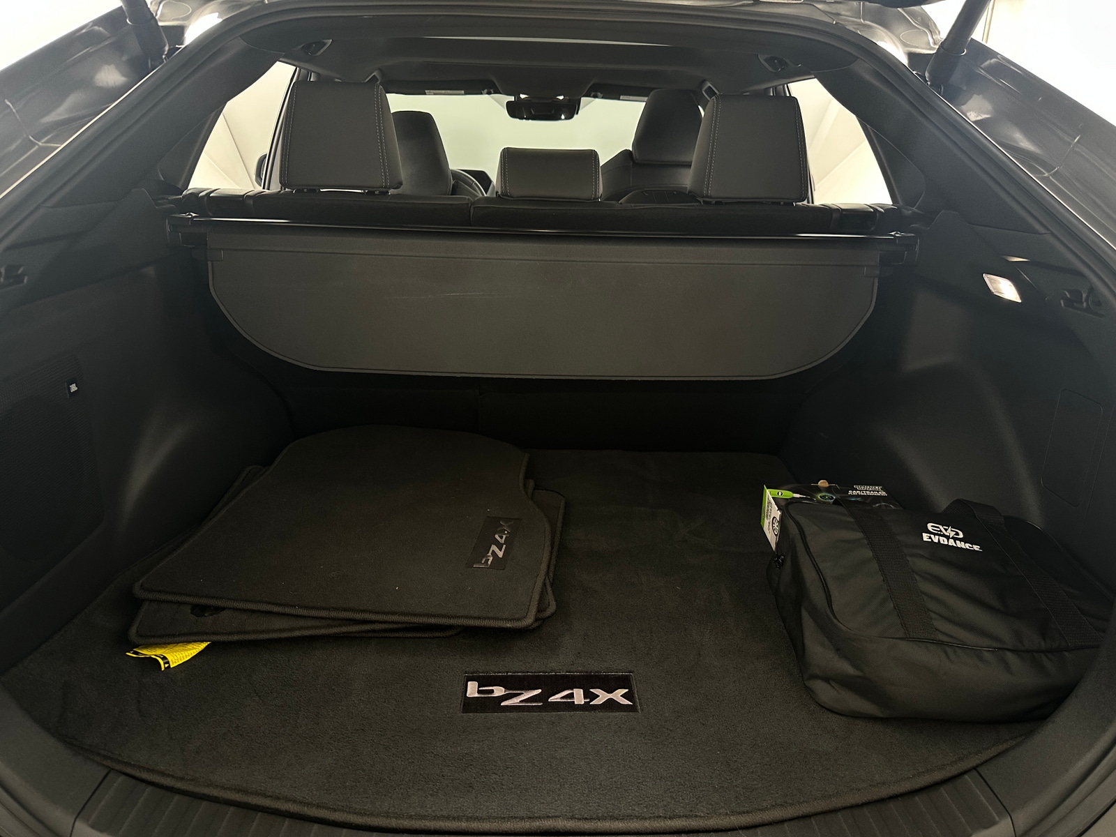 Thumbnail: 2024 Toyota bZ4X - 6