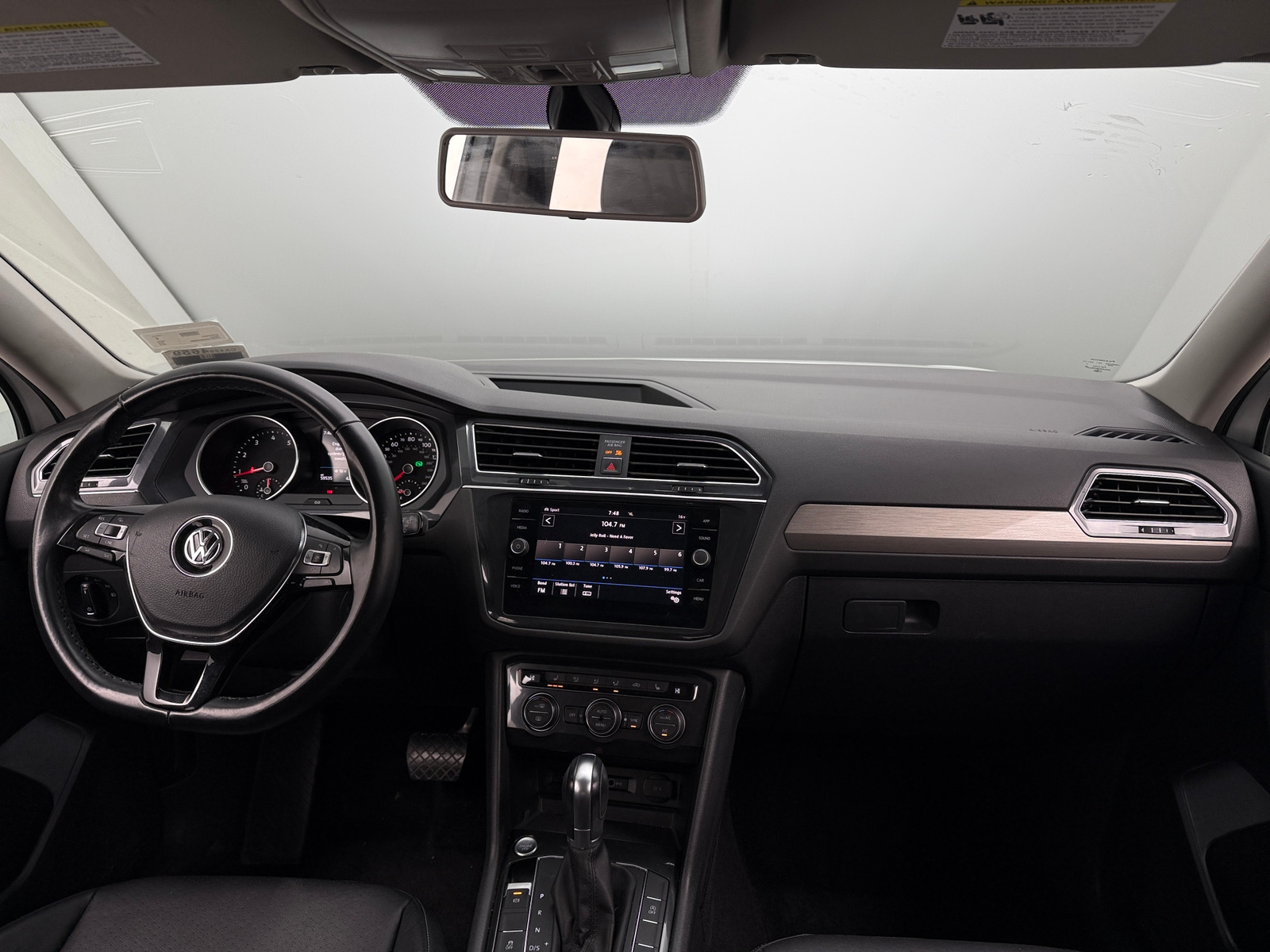 Thumbnail: 2018 Volkswagen Tiguan - 2