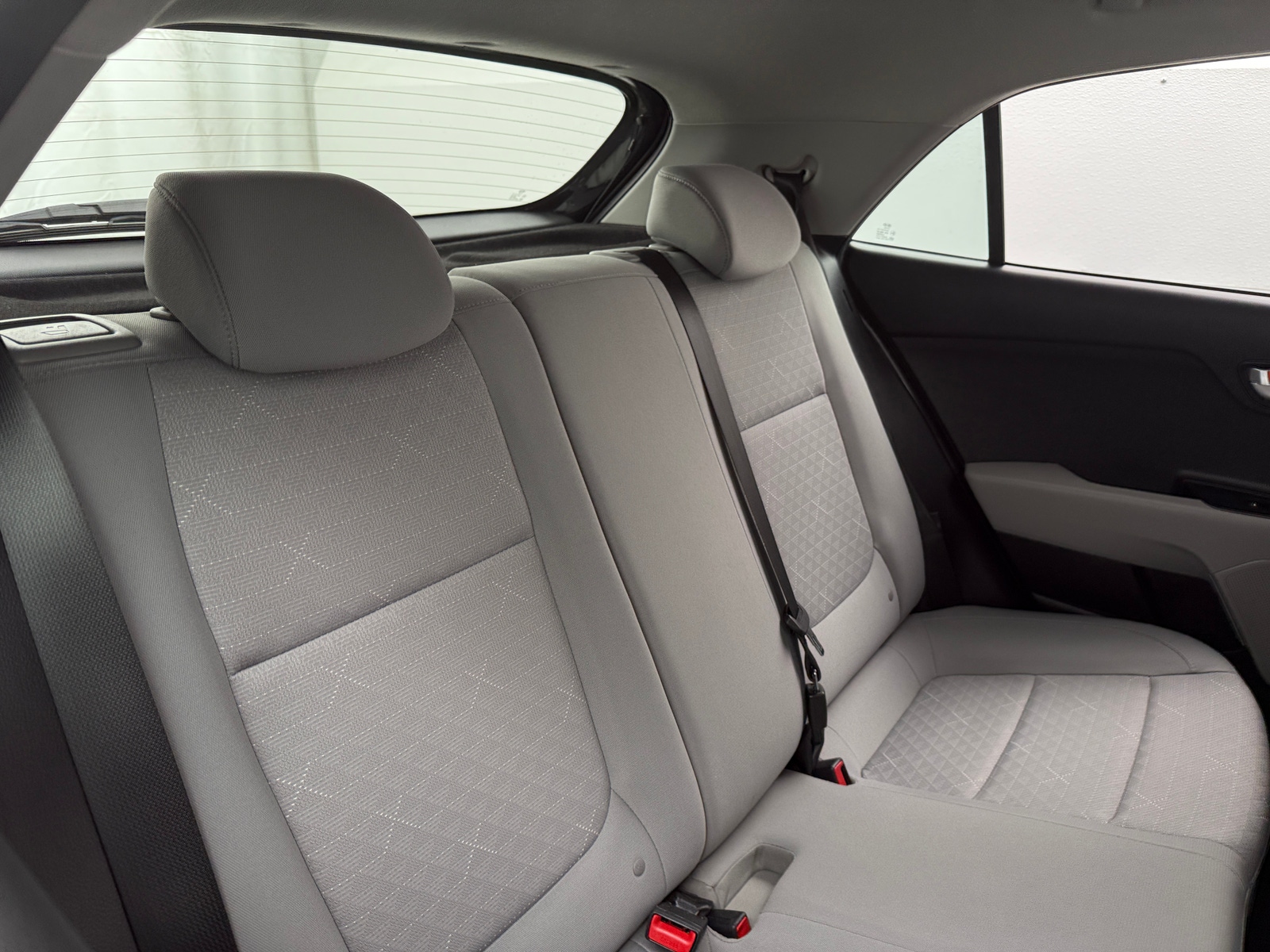 Thumbnail: 2019 Kia Rio - 6