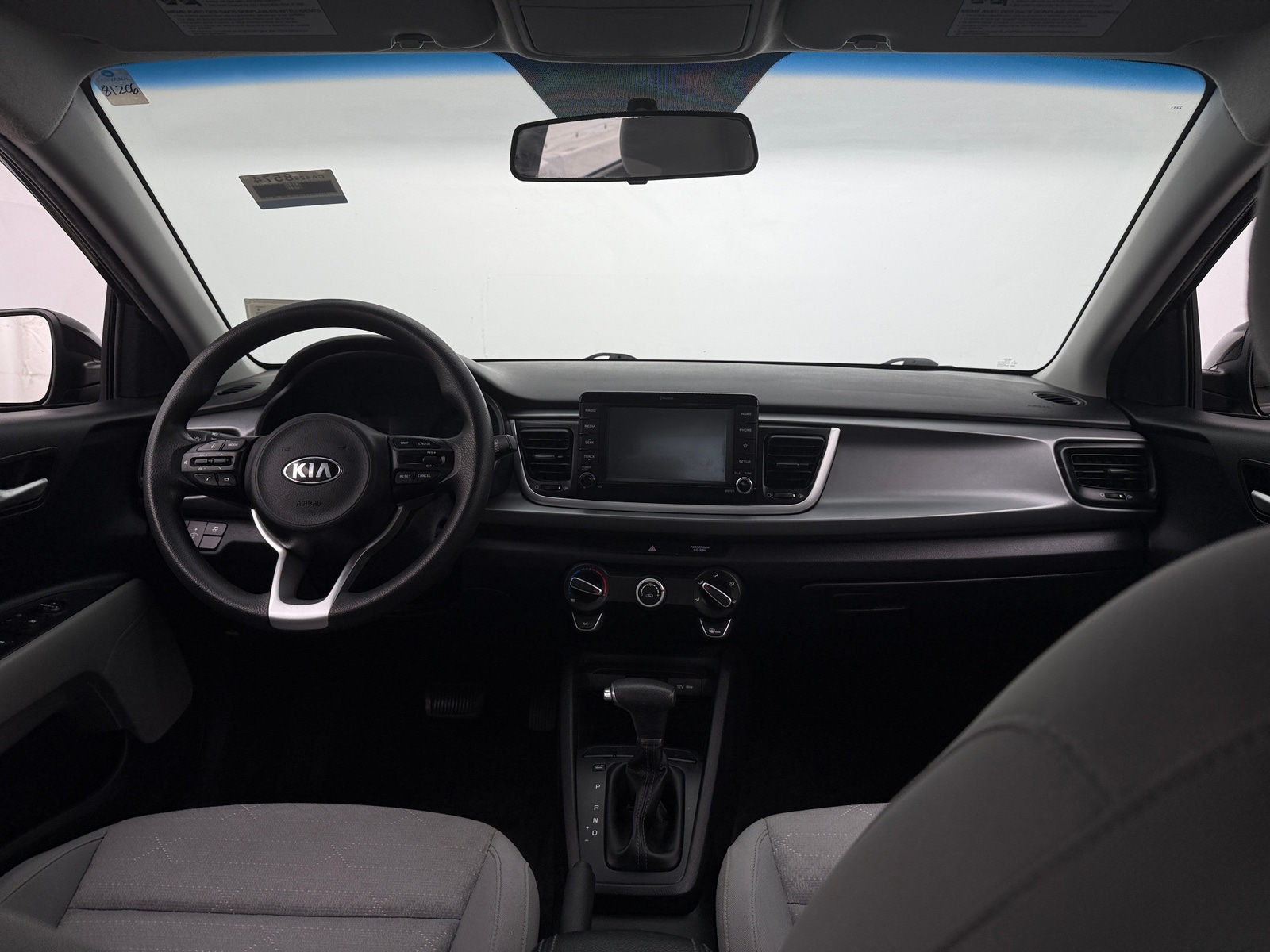 Thumbnail: 2019 Kia Rio - 3