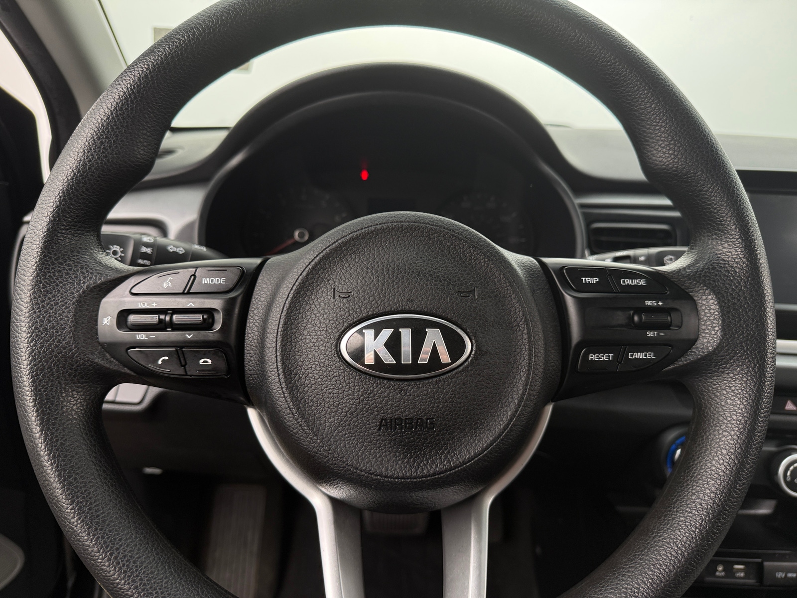 Thumbnail: 2019 Kia Rio - 5