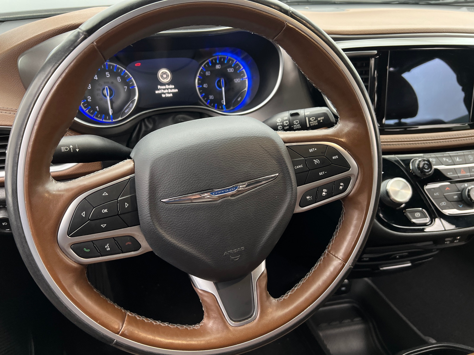 Thumbnail: 2020 Chrysler Pacifica - 4