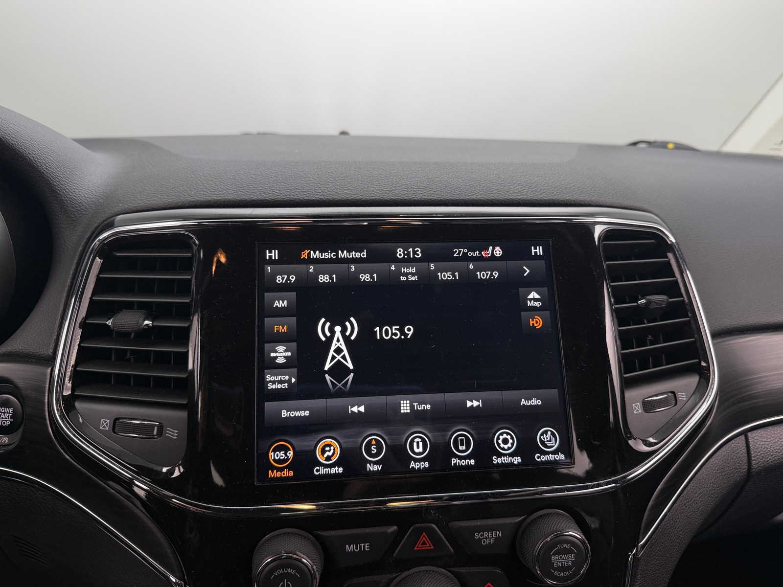 Thumbnail: 2021 Jeep Grand Cherokee - 3