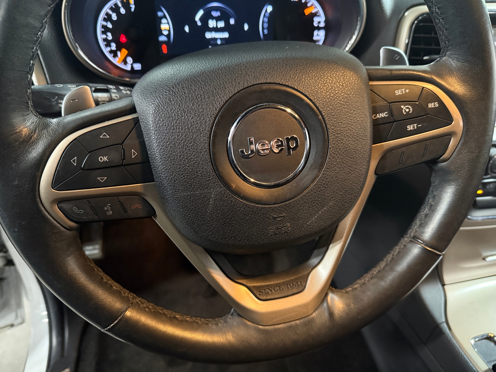 Thumbnail: 2015 Jeep Grand Cherokee - 4