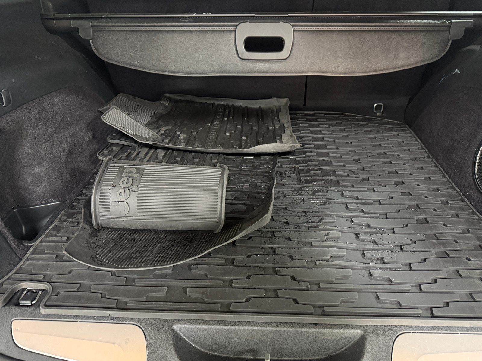 Thumbnail: 2015 Jeep Grand Cherokee - 6