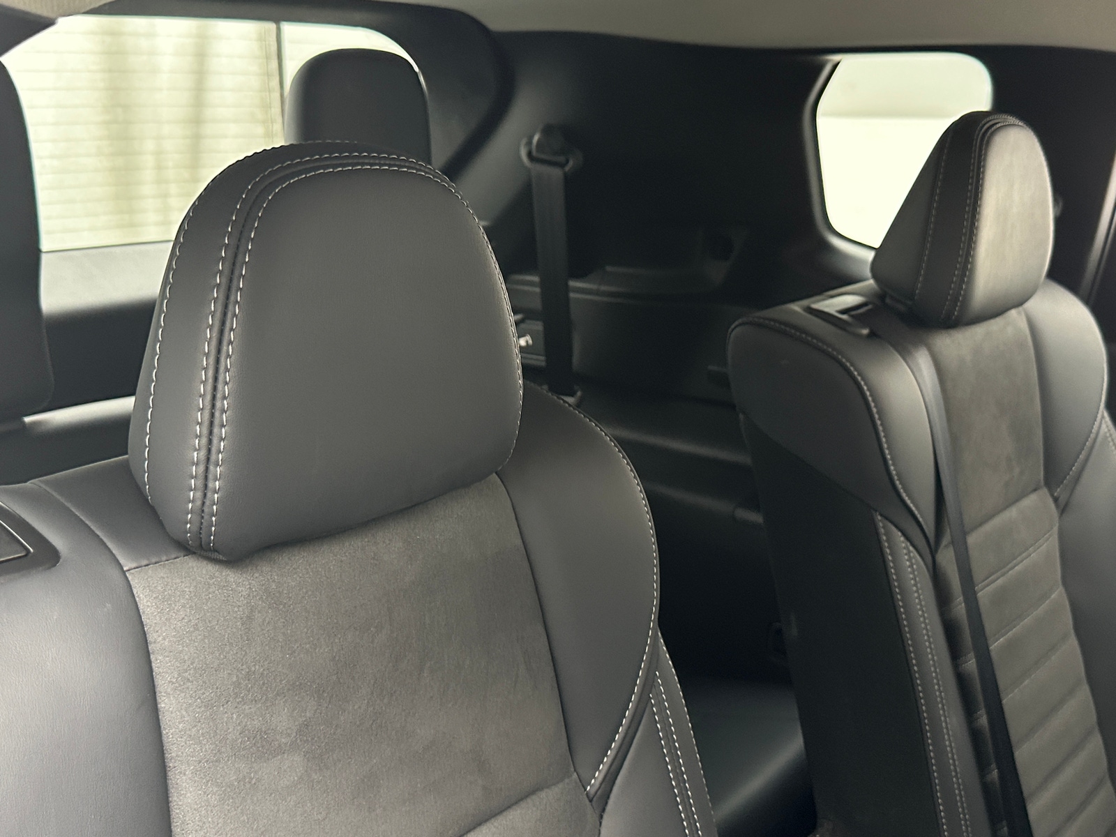 Thumbnail: 2025 Mitsubishi Outlander - 5