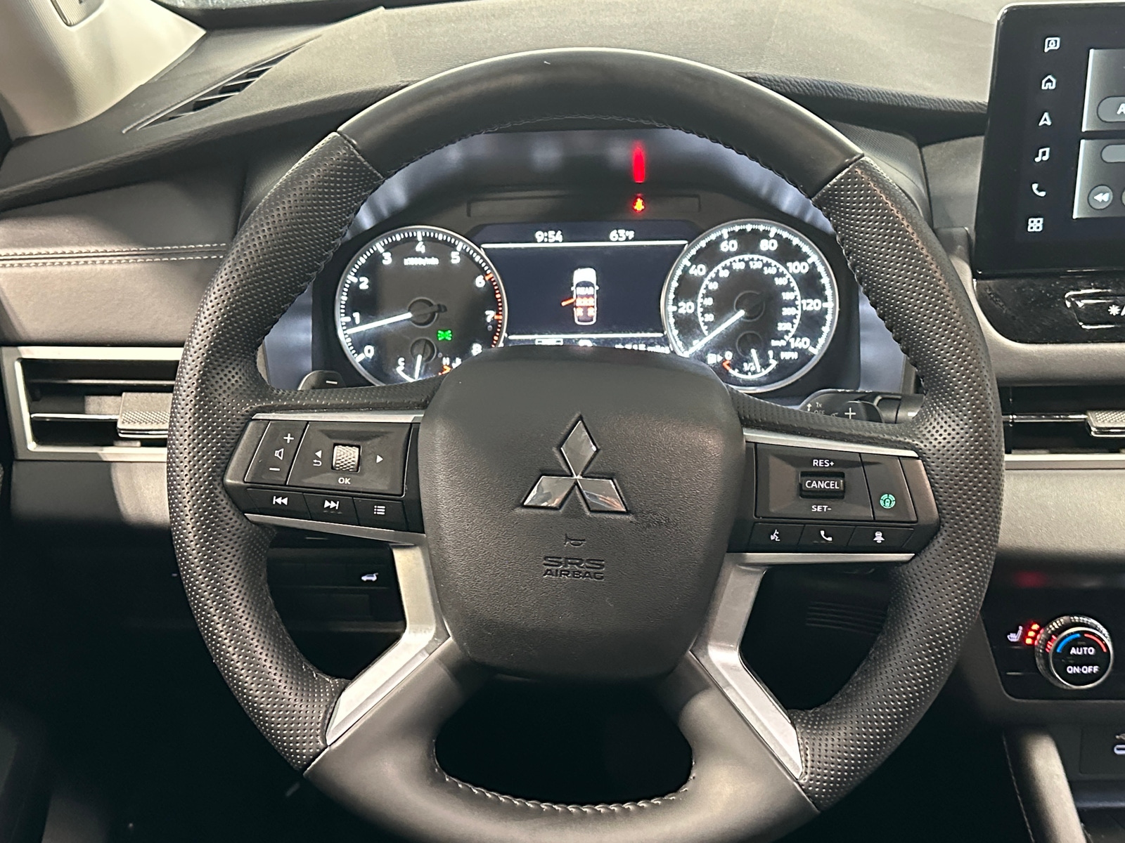 Thumbnail: 2025 Mitsubishi Outlander - 4