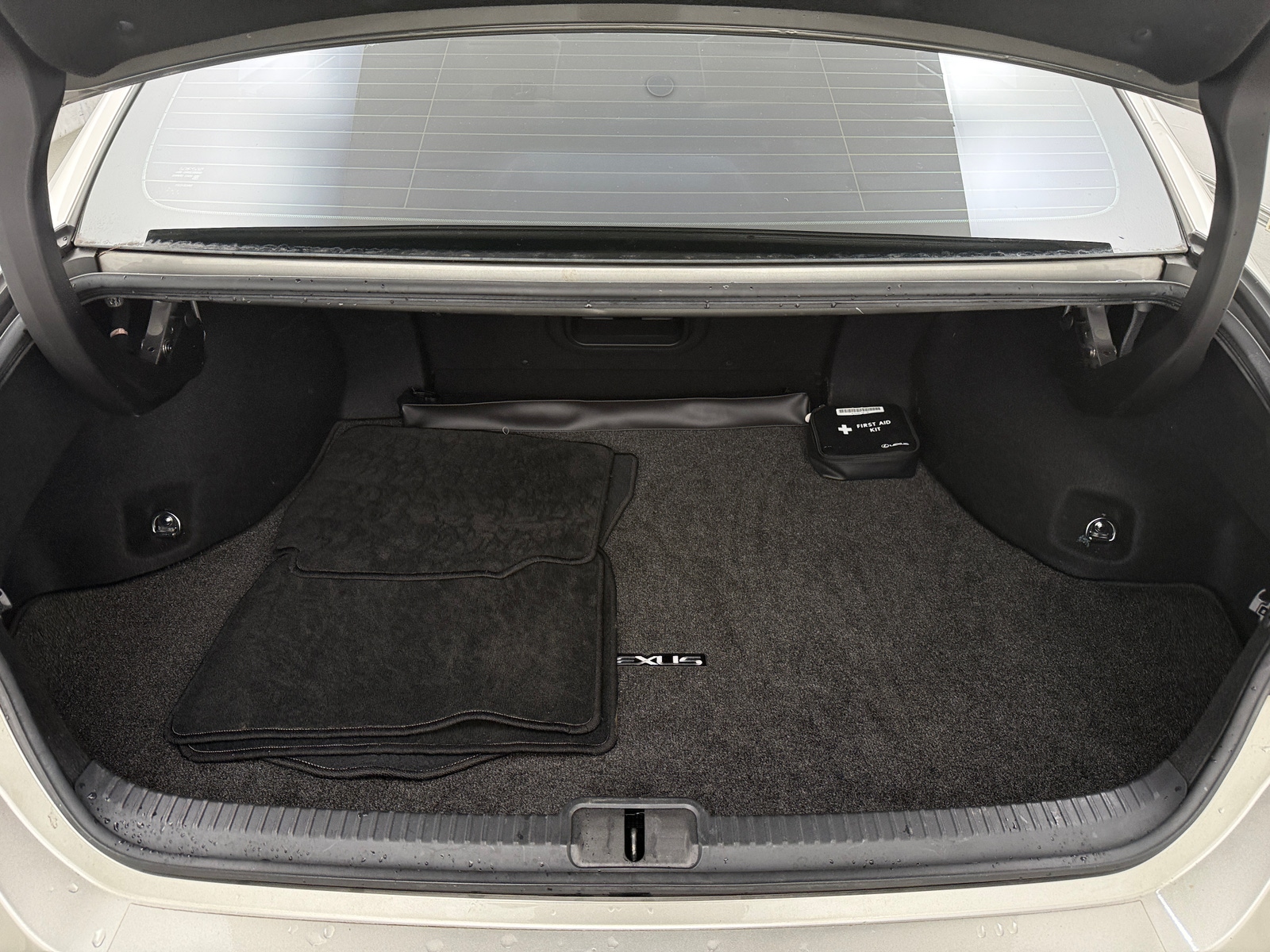 Thumbnail: 2021 Lexus ES - 6