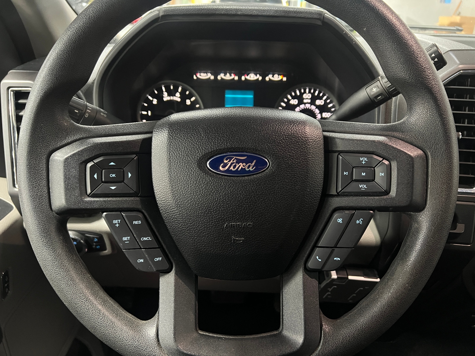 Thumbnail: 2016 Ford Econoline - 5