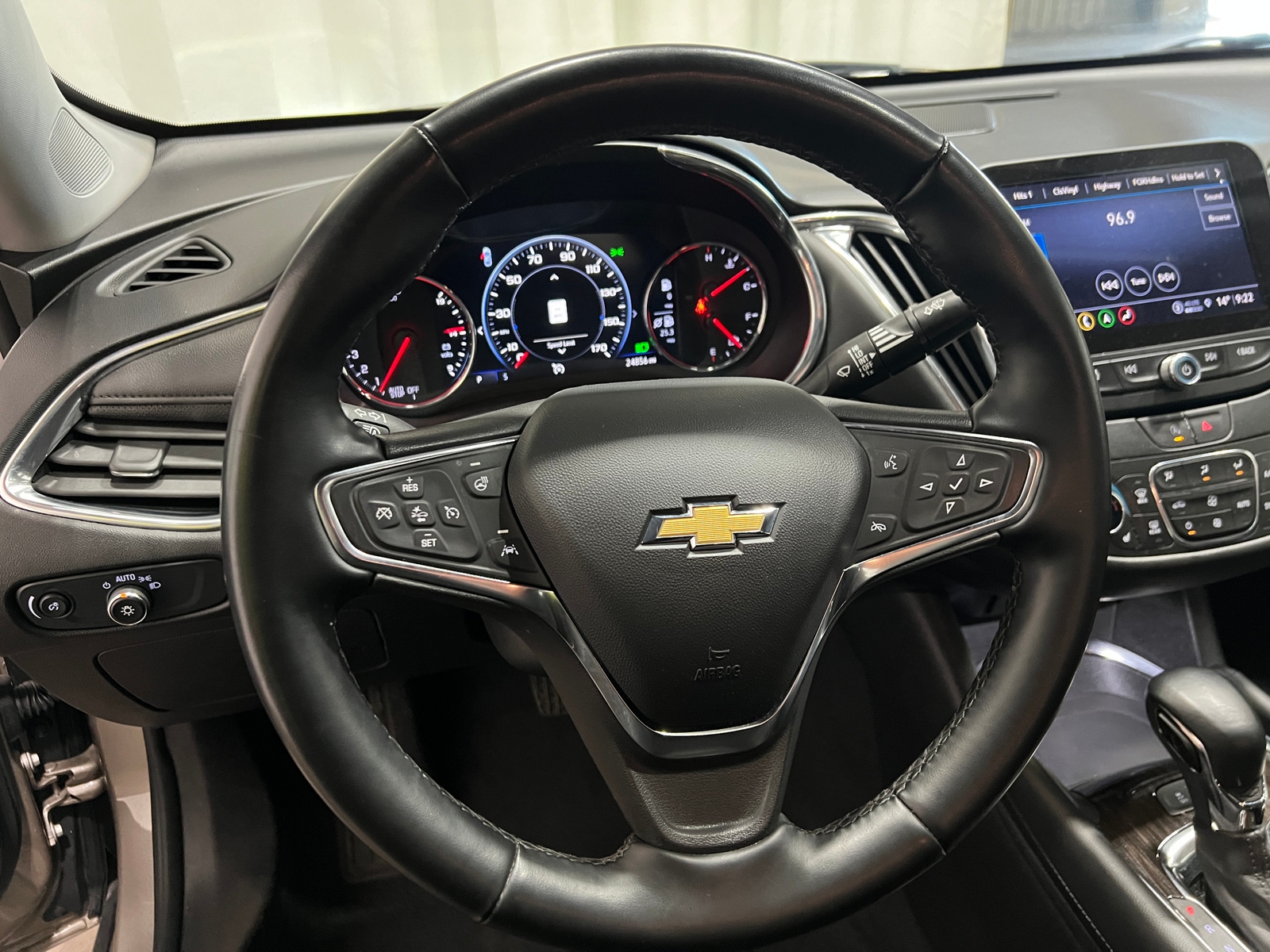 Thumbnail: 2024 Chevrolet Malibu - 4