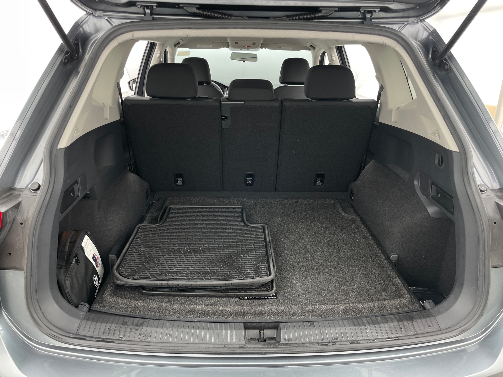 Thumbnail: 2021 Volkswagen Tiguan - 7