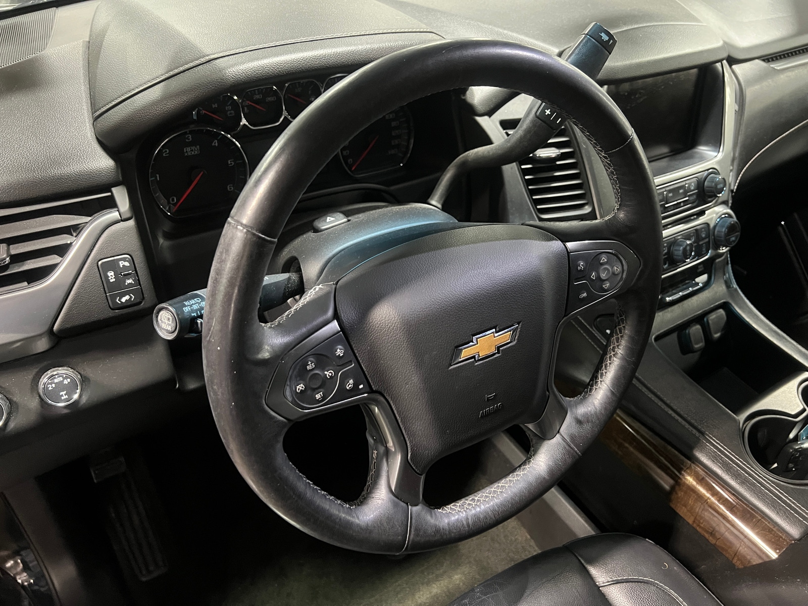 Thumbnail: 2016 Chevrolet Suburban - 4