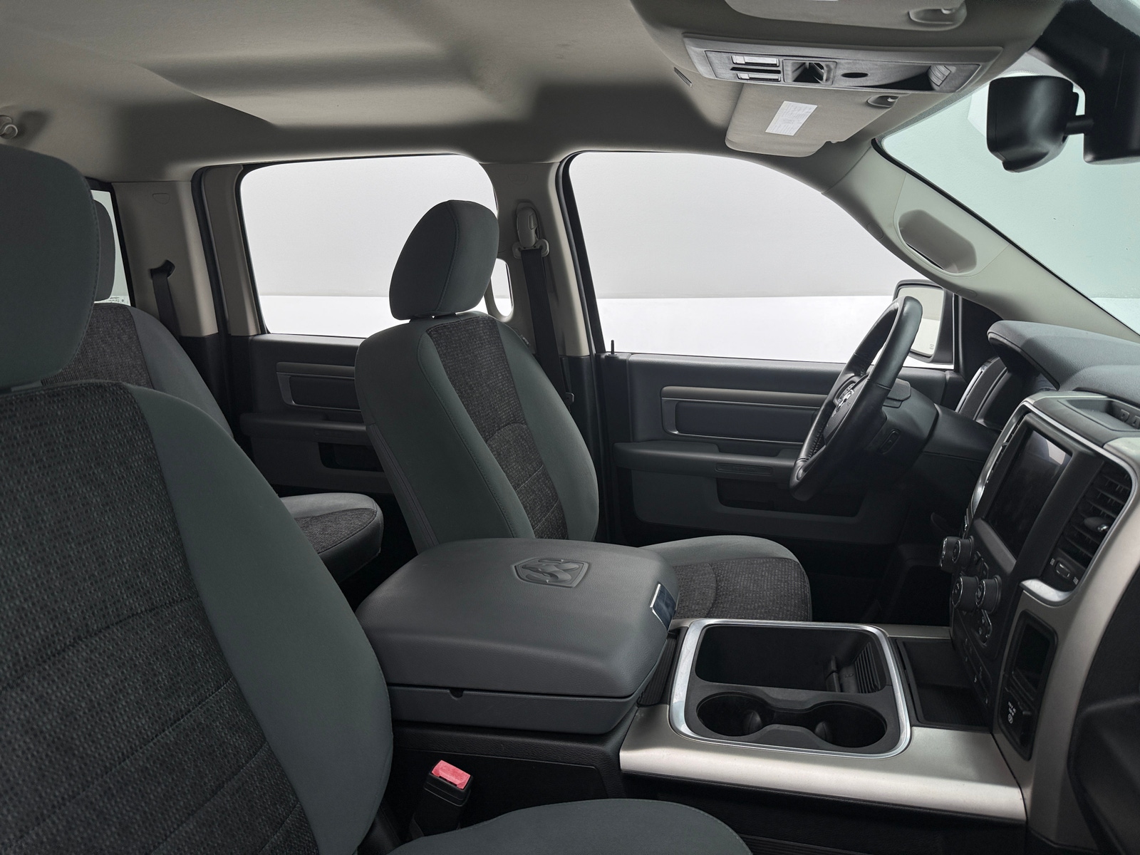 Thumbnail: 2020 RAM 1500 Classic - 2