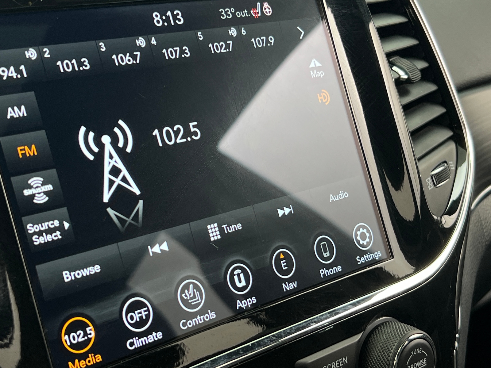 Thumbnail: 2022 Jeep Grand Cherokee - 3