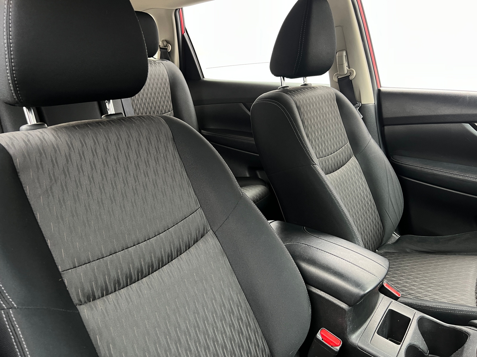 Thumbnail: 2017 Nissan Rogue - 2