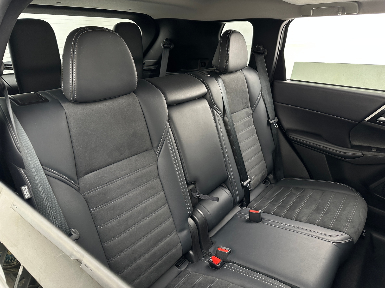 Thumbnail: 2024 Mitsubishi Outlander - 5