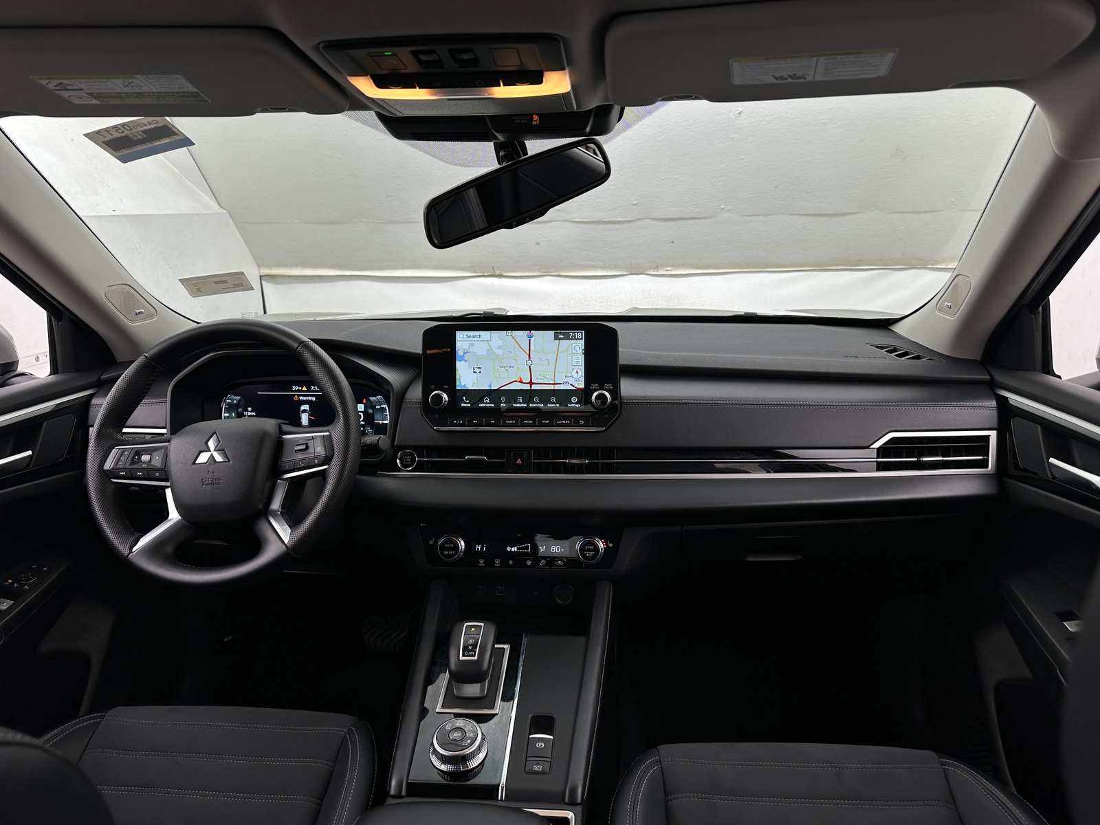 Thumbnail: 2024 Mitsubishi Outlander - 2