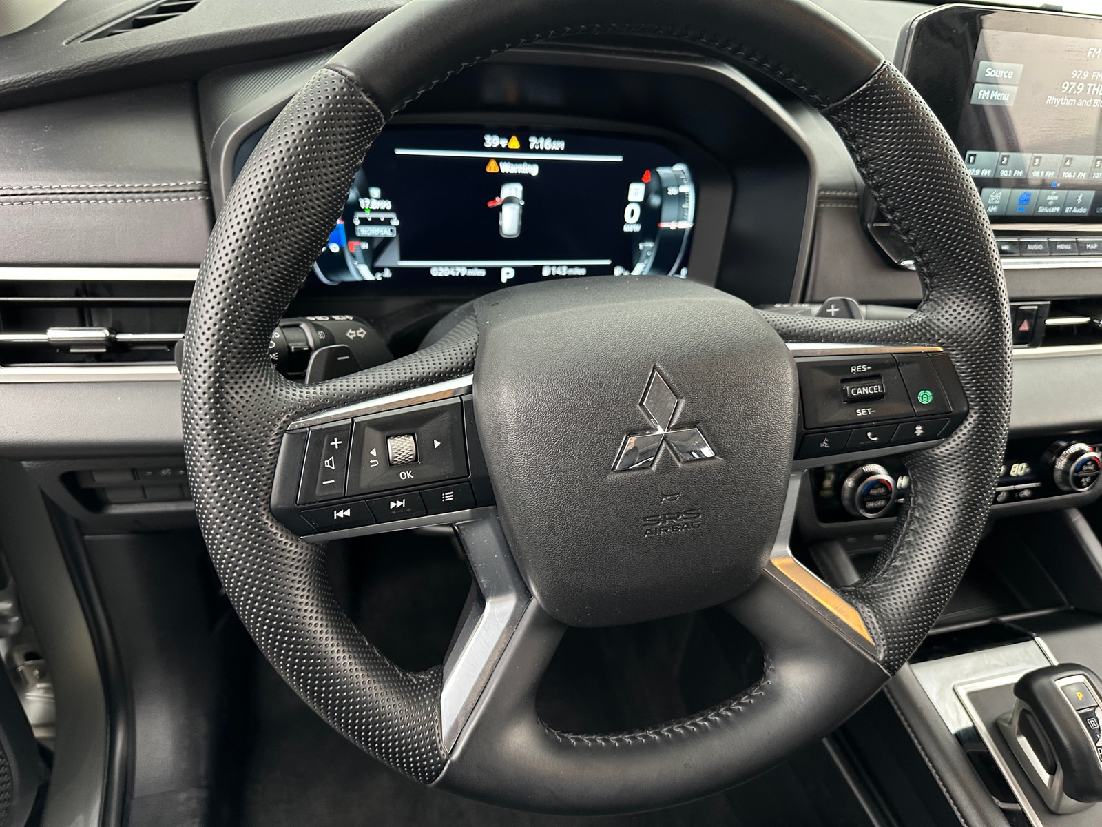 Thumbnail: 2024 Mitsubishi Outlander - 4