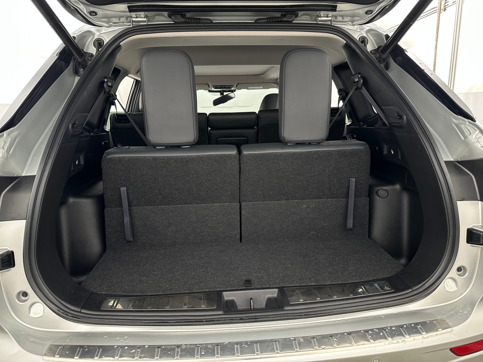 Thumbnail: 2024 Mitsubishi Outlander - 6