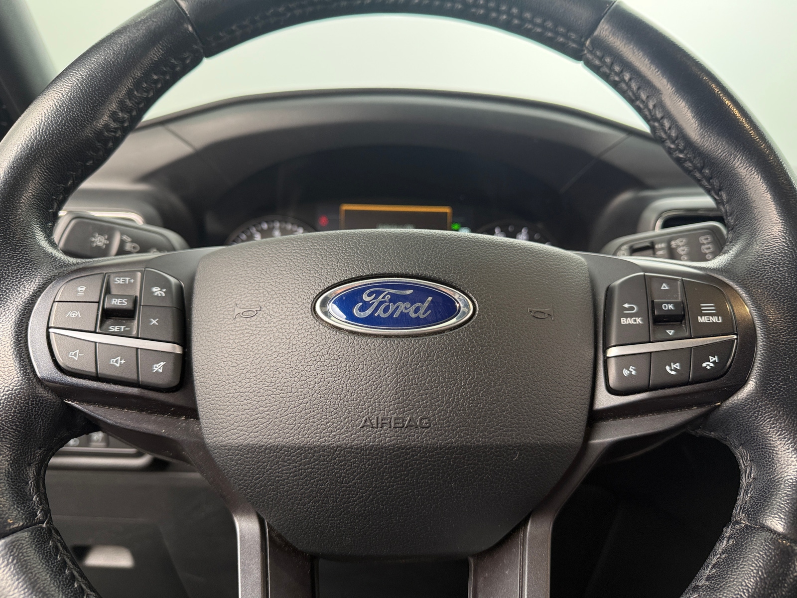 Thumbnail: 2020 Ford Explorer - 4