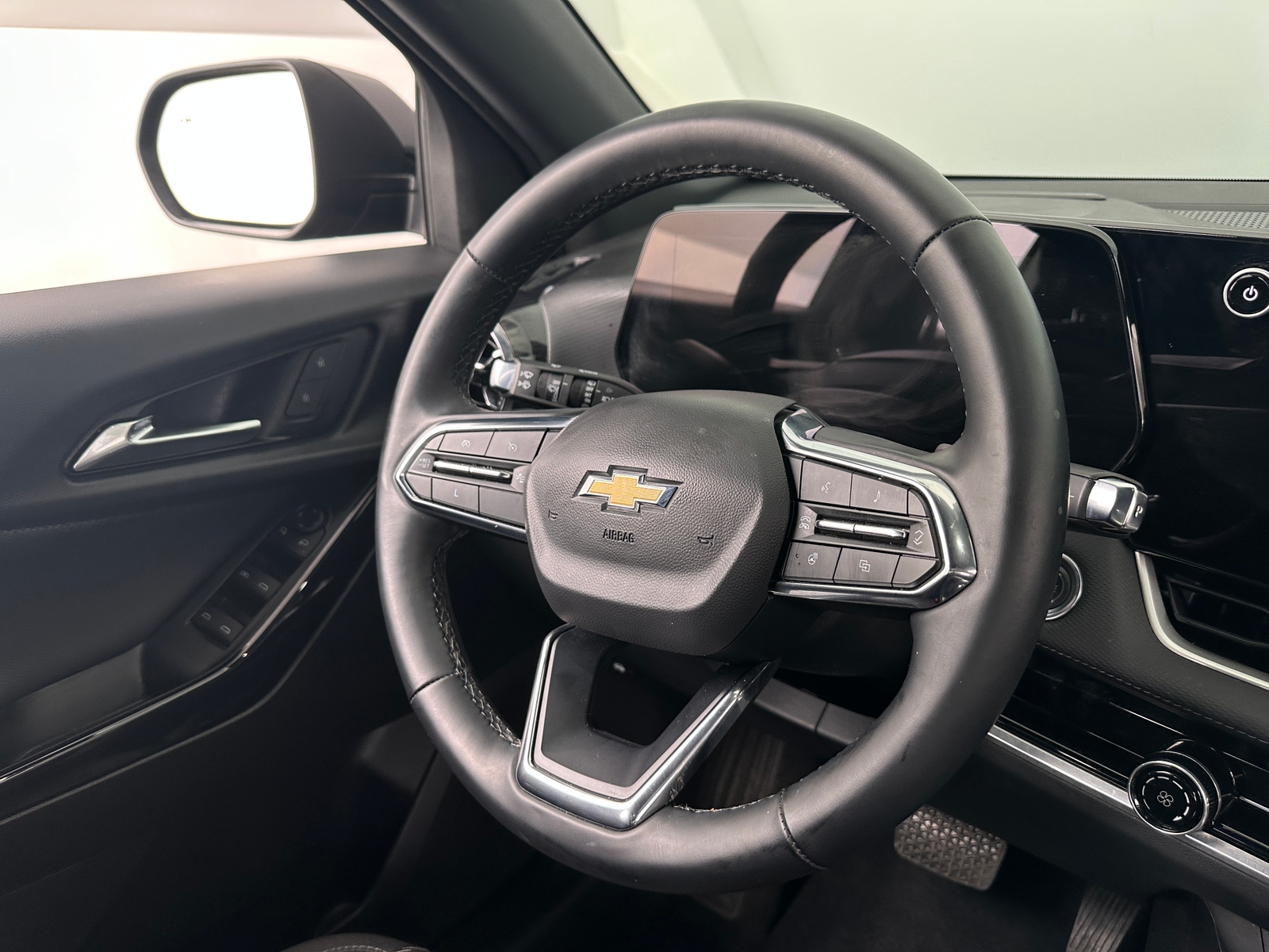 Thumbnail: 2025 Chevrolet Equinox - 5