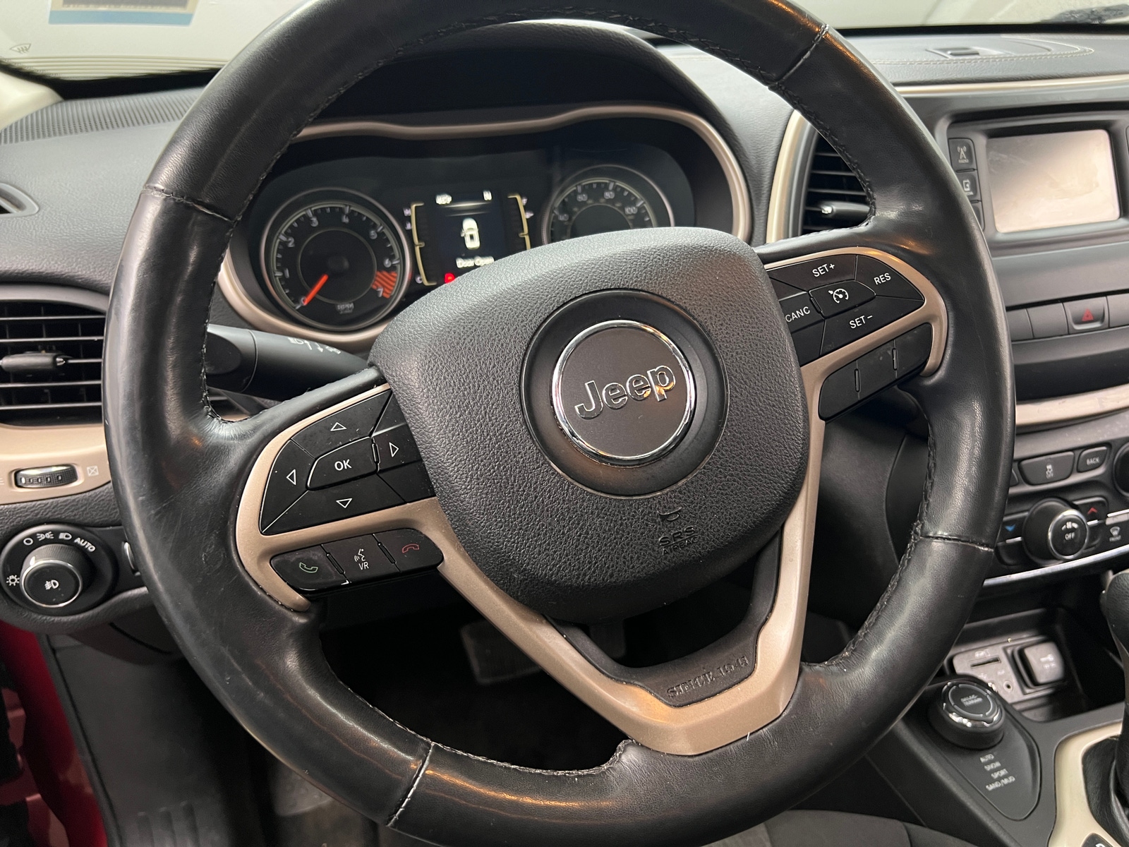 Thumbnail: 2015 Jeep Cherokee - 5