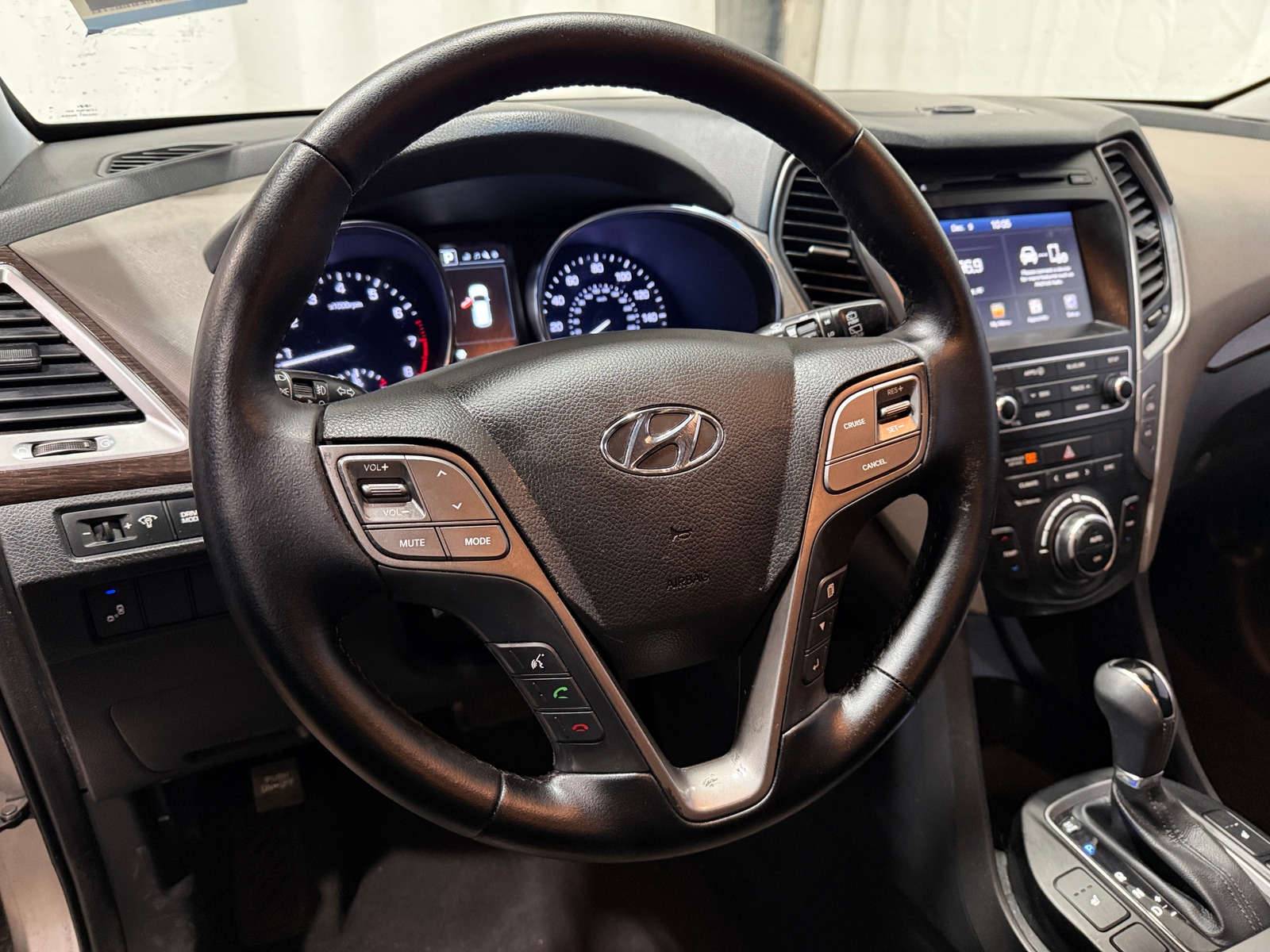 Thumbnail: 2017 Hyundai Santa Fe - 4