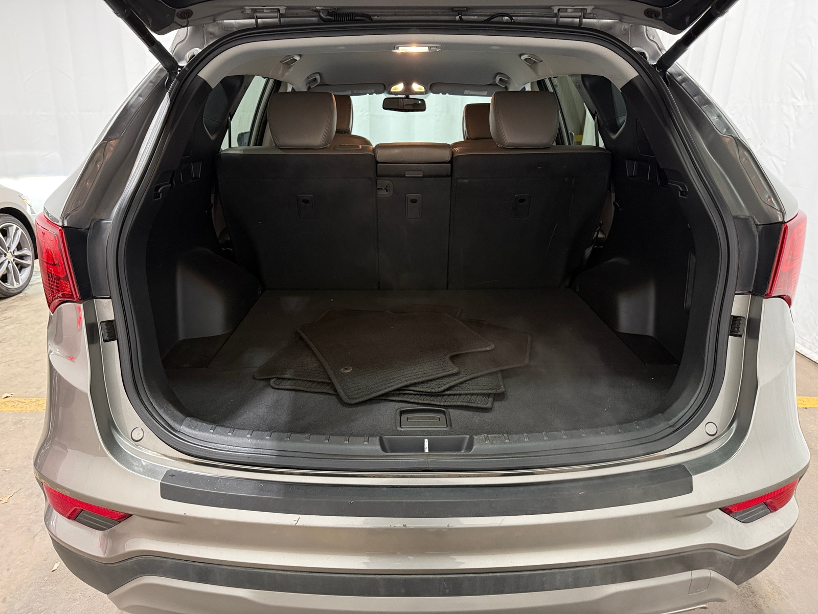 Thumbnail: 2017 Hyundai Santa Fe - 6